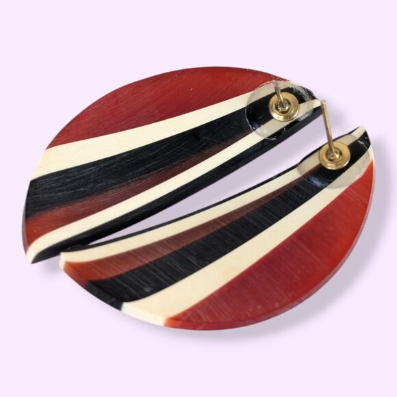 (2/$20) Vintage Striped Curve Earrings - Picture 4 of 5